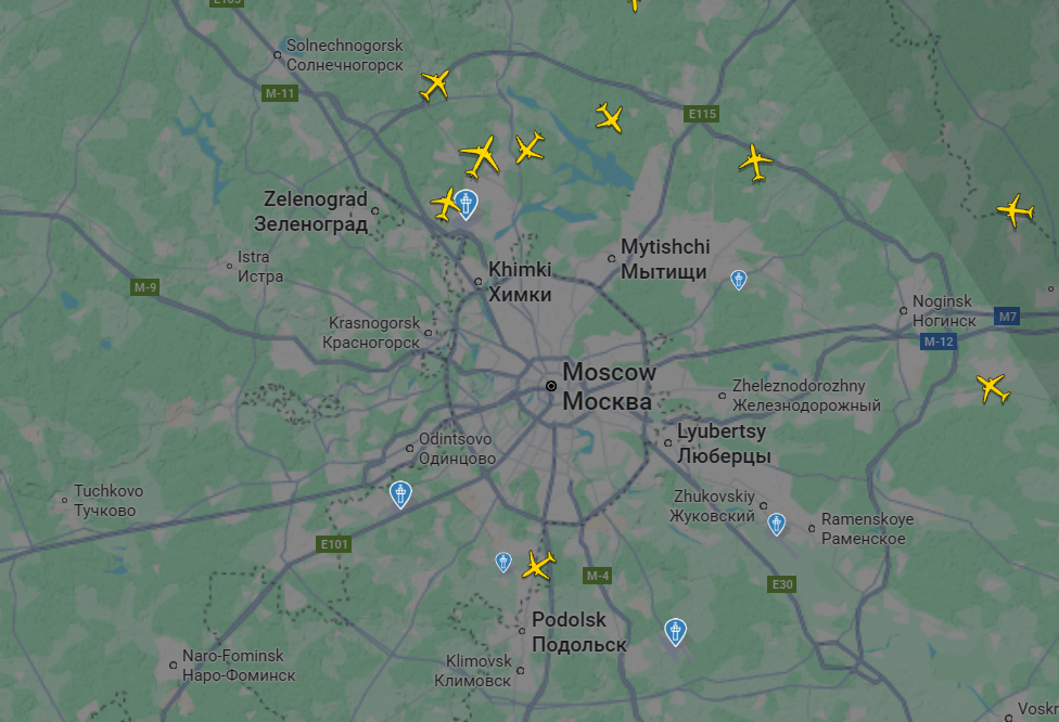 Москву атакують невідомі дрони: закрито аеропорти, затримано близько 200 рейсів