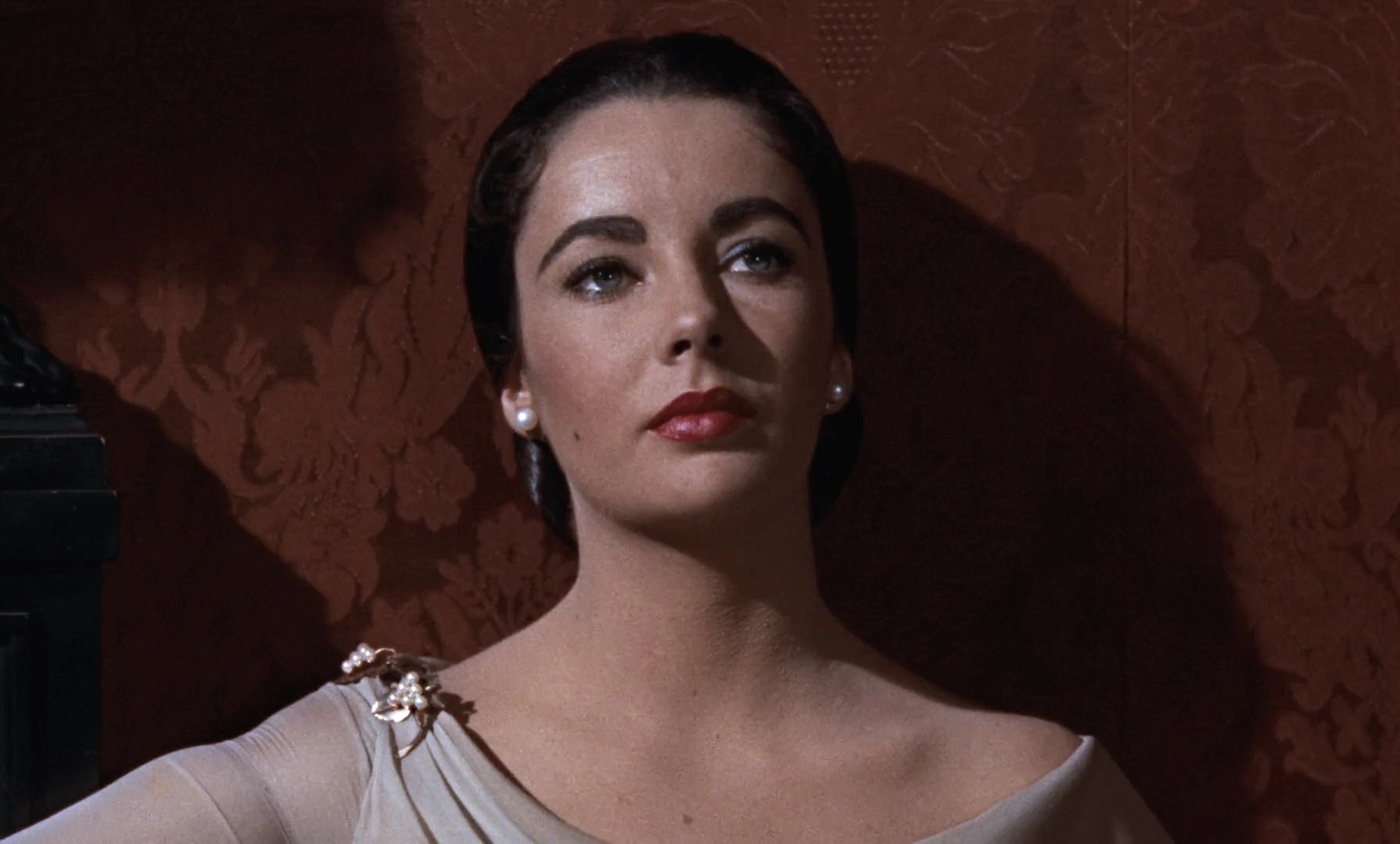 Ким Кардашьян перевоплотится в Элизабет Тейлор: что известно