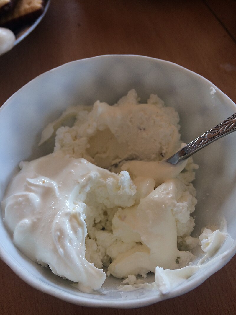 Кому нельзя есть творог: посмотрите, есть ли вы в списке