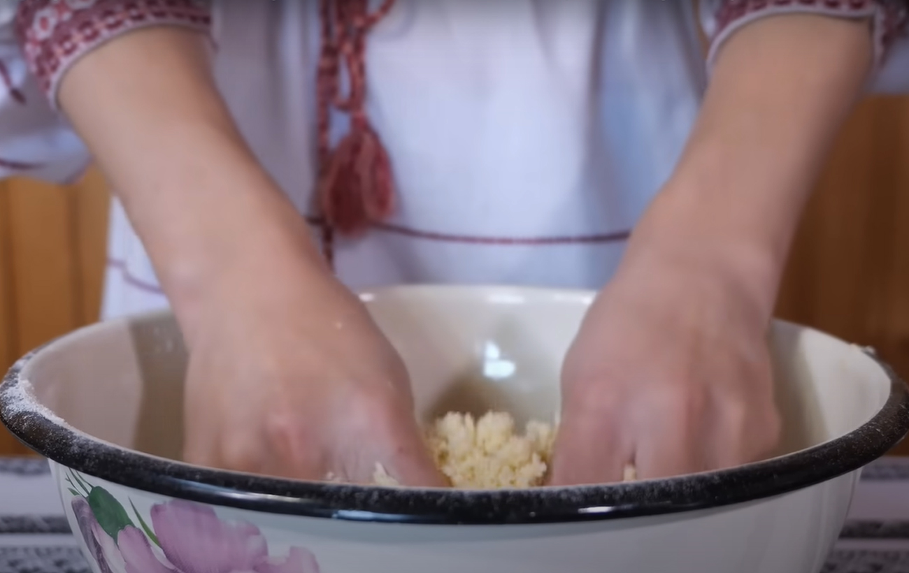 Яблочный пляцок на песочном тесте: вкусный десерт с Галичины, который тает во рту