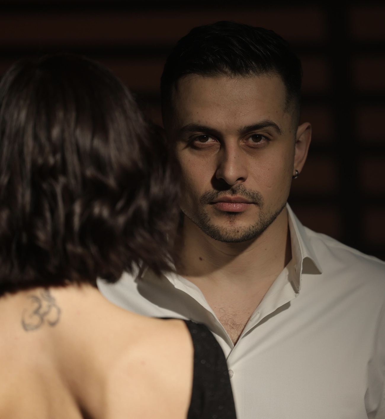 Украинский певец рассказал о недоверии в отношениях