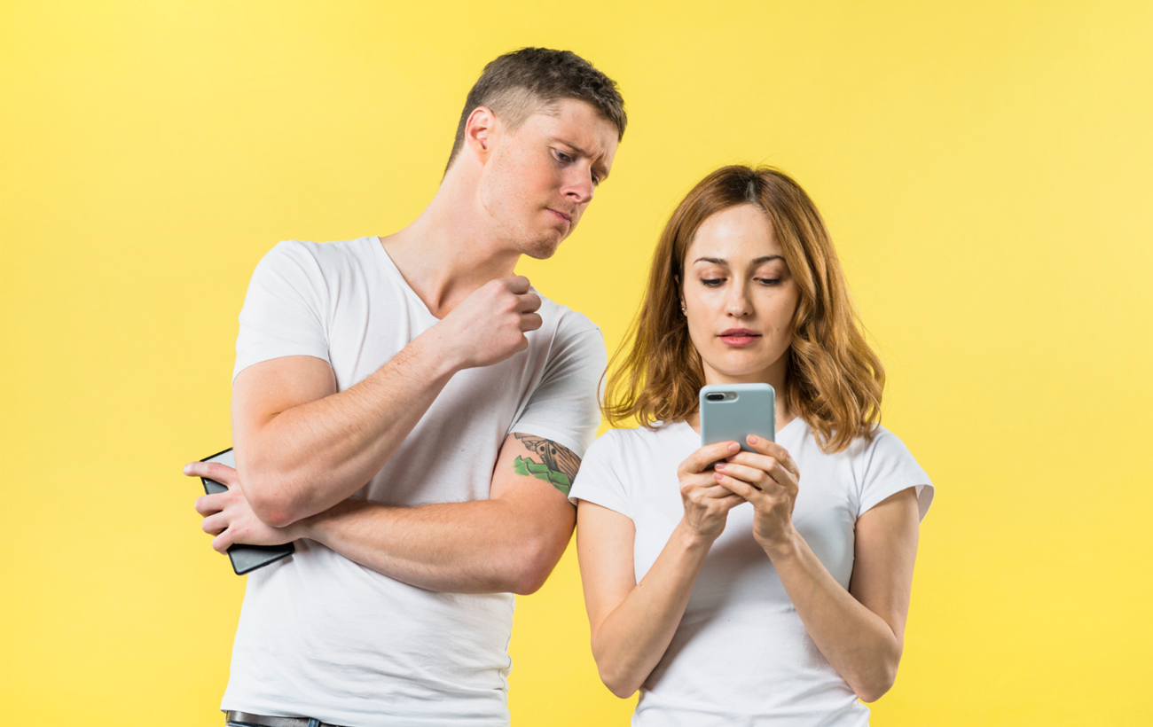 5 признаков того, что соцсети уничтожают ваши отношения