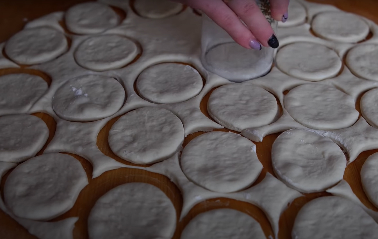 Вкусный рецепт пампушек с маком, которые просто тают во рту