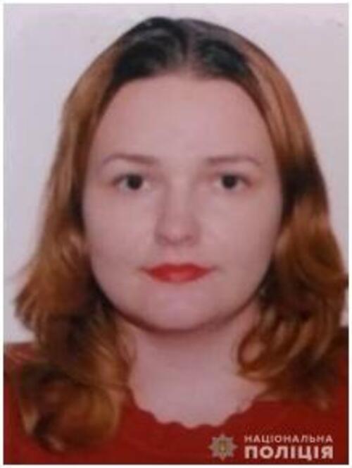 Вышла из гостиницы и исчезла: в Одесской области разыскивают девушку в пижаме (фото)