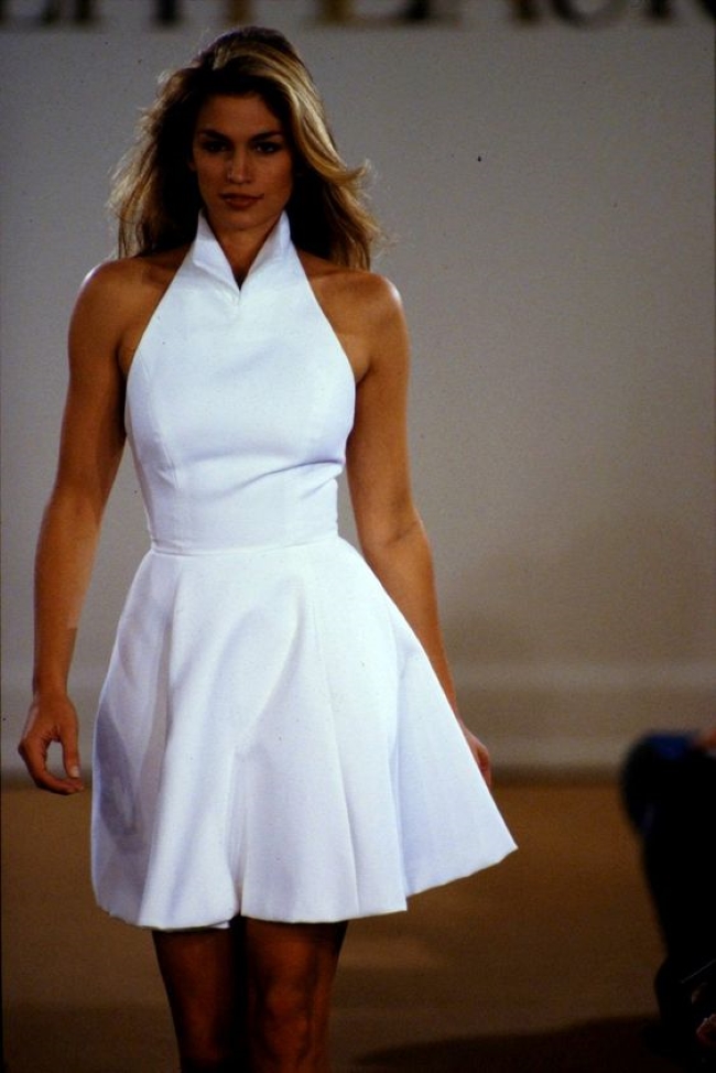 Зендая воплотила знаменитый образ Синди Кроуфорд с 1992 года (фото)