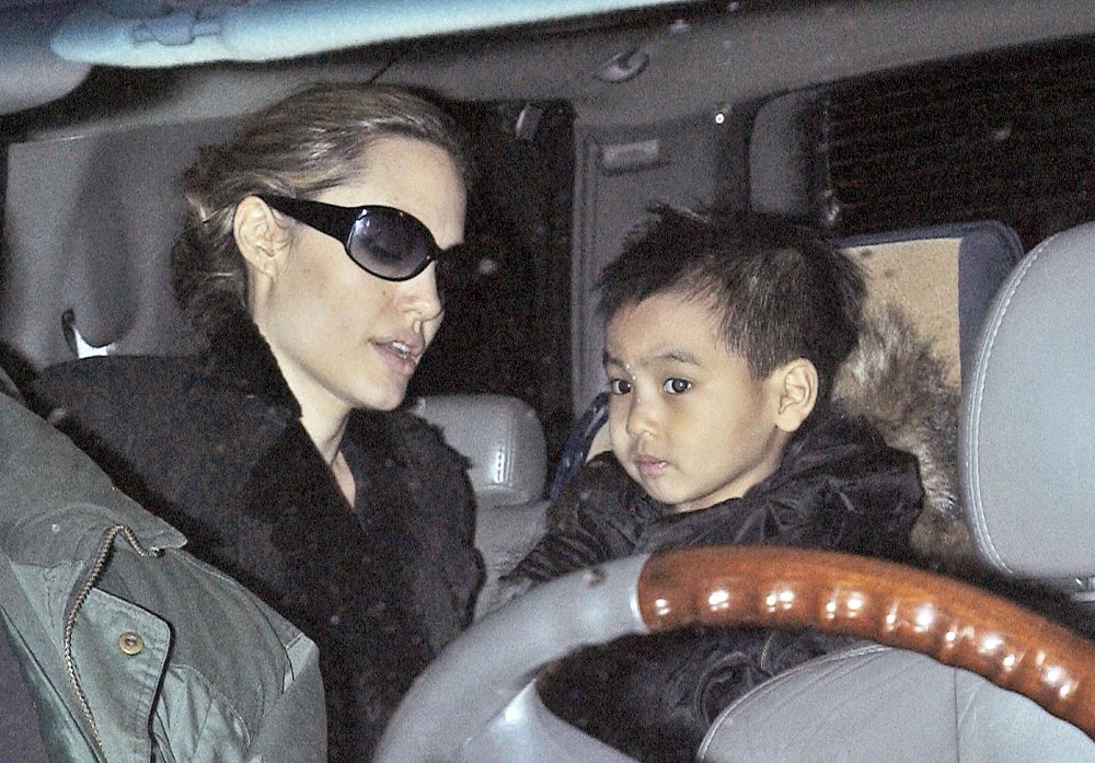 Від спокусливої кішечки до ікони стилю: як змінювався імідж Анджеліни Джолі з роками