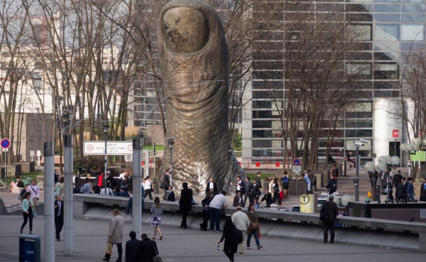 7 неймовірно дивних та смішних пам'ятників у європейських містах