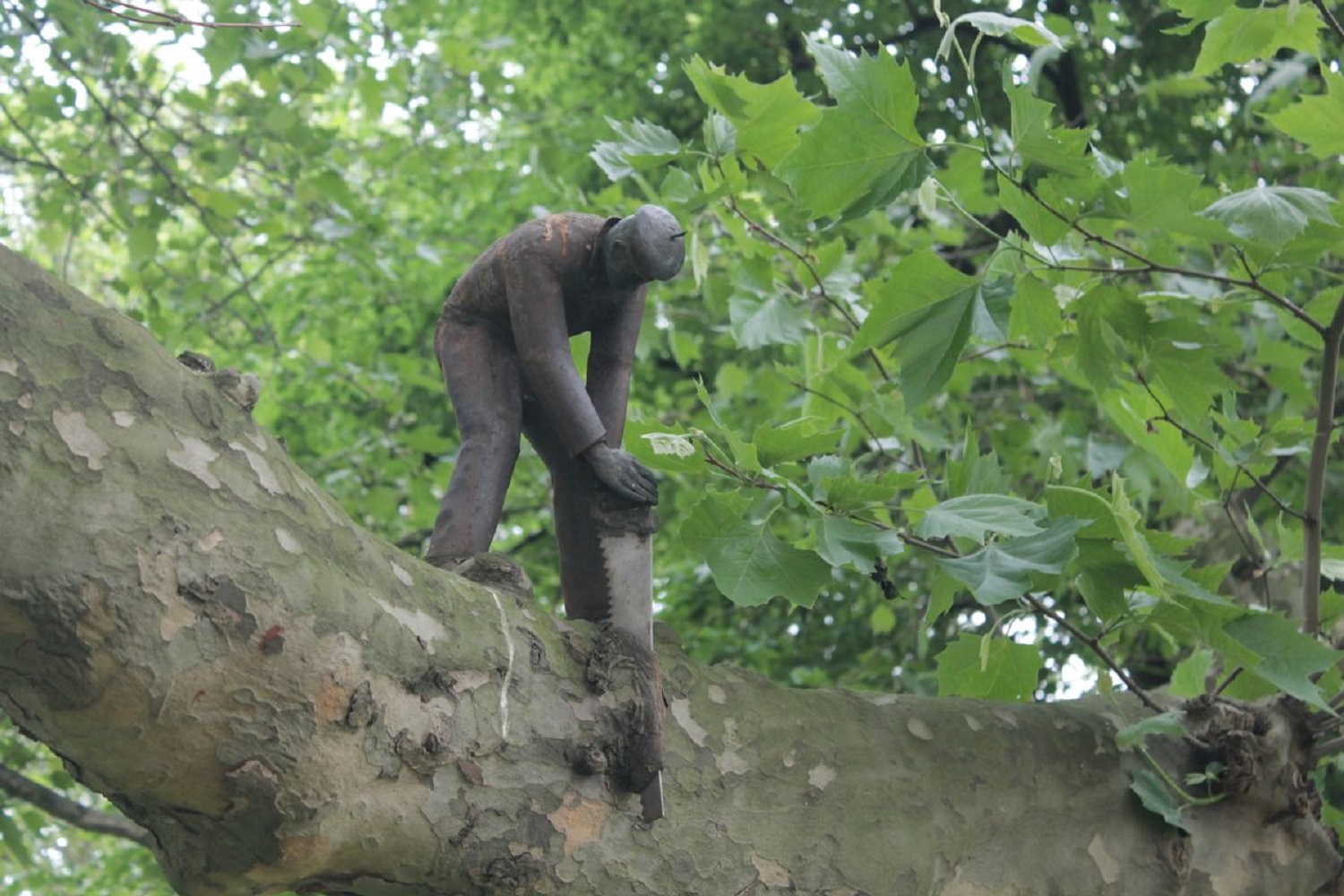 7 неймовірно дивних та смішних пам'ятників у європейських містах
