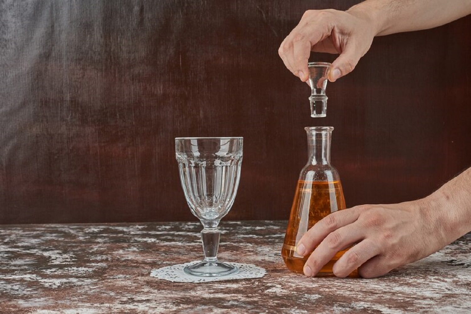 От спотыкача до сидра. 5 вкусных алкогольных напитков, которые можно сделать из вашего урожая