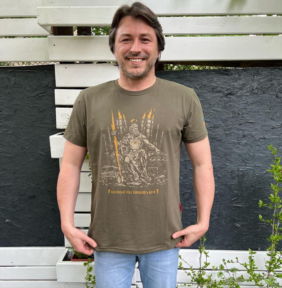 Невозможно не заметить: 6 самых высоких украинских звезд