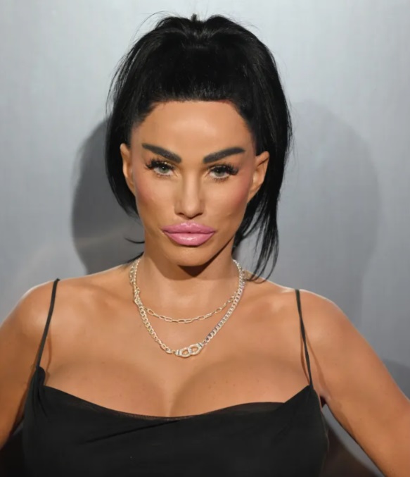 Лікар попередив про популярну косметичну процедуру, яка спотворить губи