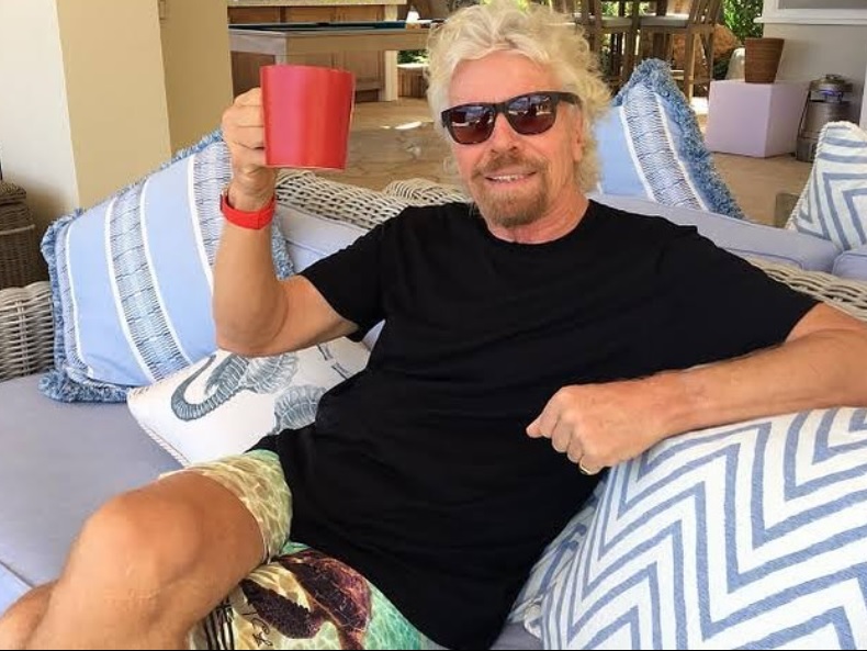 Мільярдер Річард Бренсон шикарно виглядає в 74 роки завдяки одному сніданку