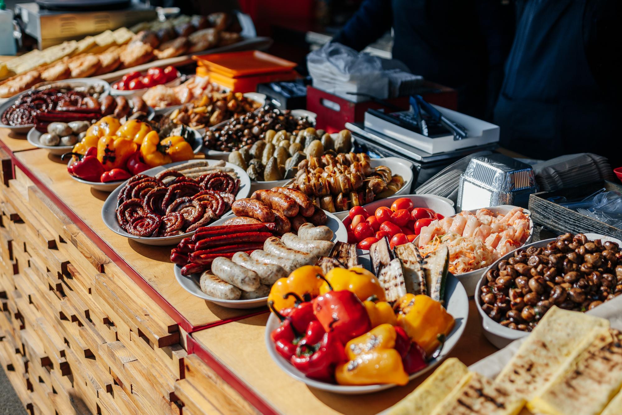 В Киеве песнями, танцами, спектаклями и фаер-шоу встретят весну: где и когда