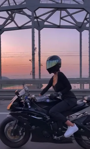 Блогер из Киева назвала &quot;бредом&quot; репетиции военного парада и нарвалась на гнев украинцев (видео)