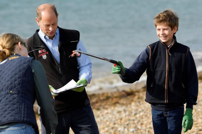 Діти, онуки та правнуки Єлизавети ІІ:  хто вони - найрідніші люди королеви
