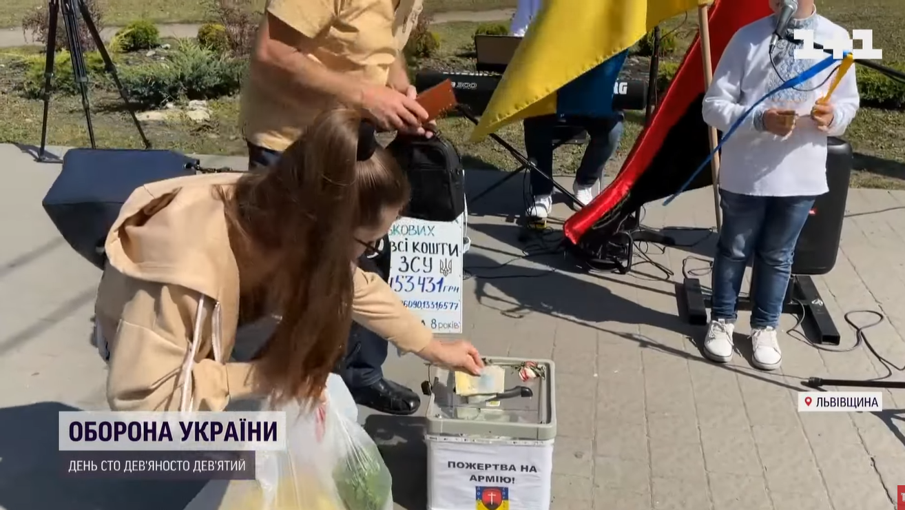 8-летний украинец пением менее чем за месяц собрал полмиллиона гривен для ВСУ