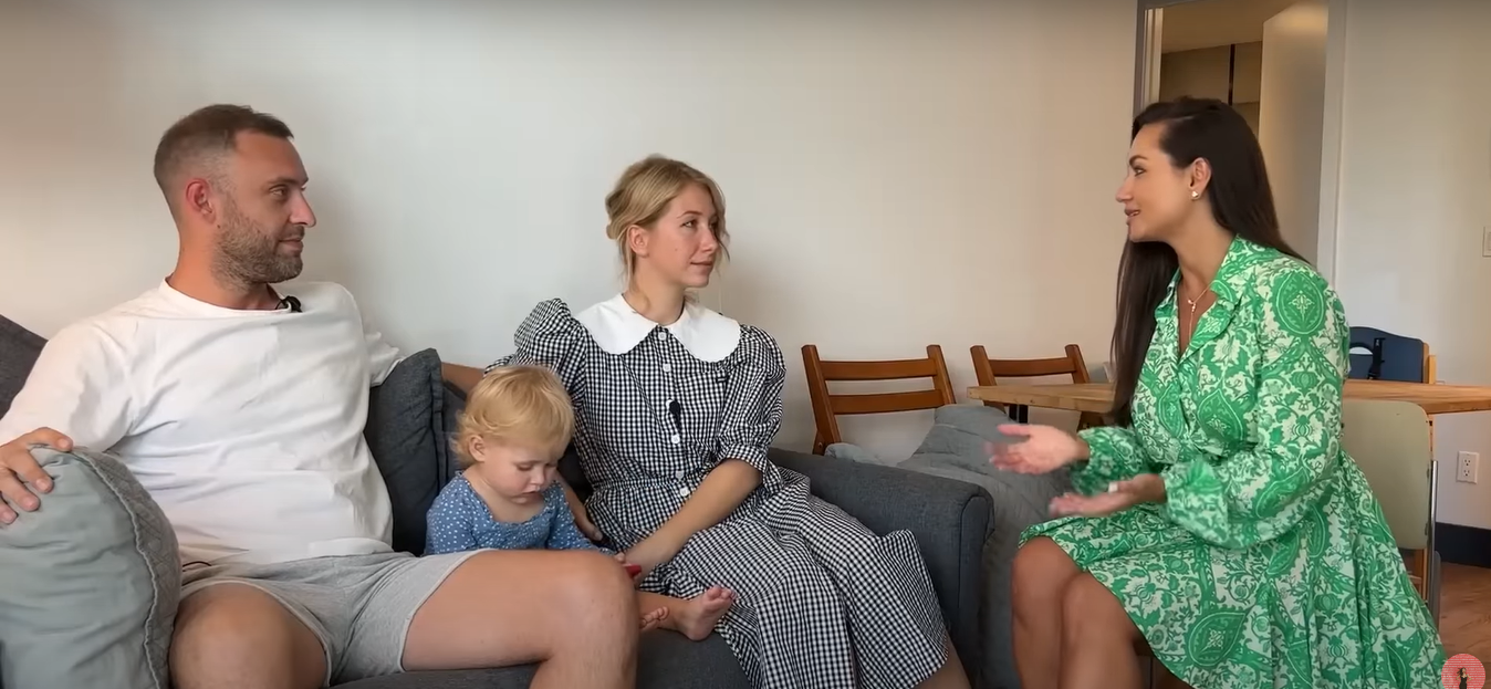 &quot;Я боялася повертатися додому&quot;: донька Єгорової зі сльозами на очах розповіла, як мама била її в дитинстві