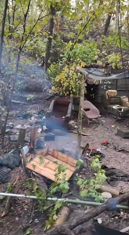 &quot;Так жила армия бомжей&quot;: ВСУ показали заброшенные позиции оккупантов в Харьковской области