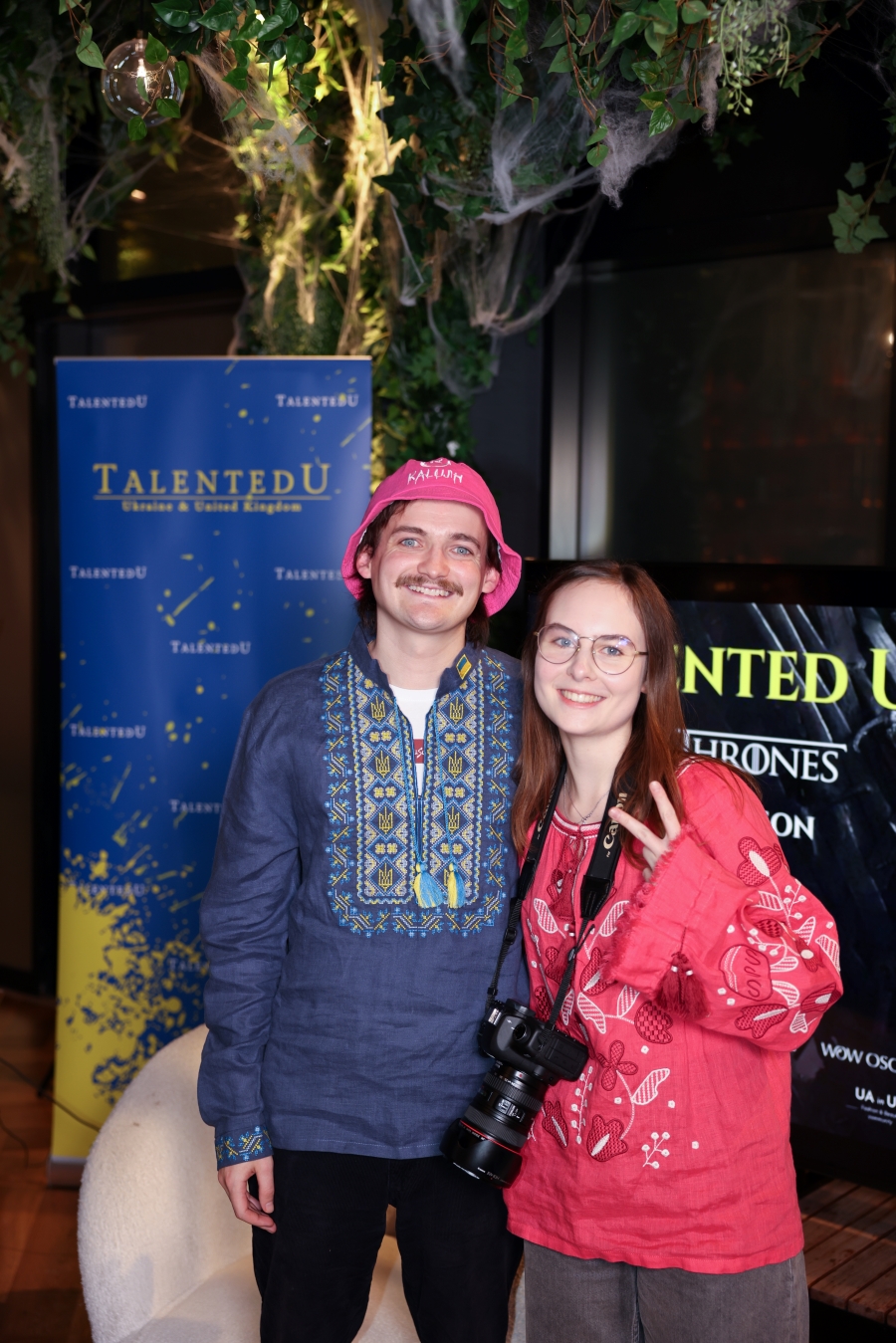 Зірка "Гри Престолів" у вишиванці сказав, що мріє зіграти Івасюка чи Сковороду (фото)