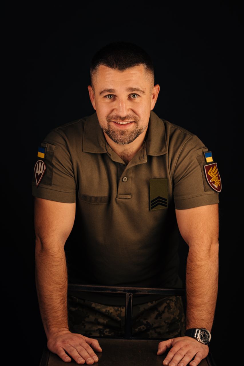 Ветеран-доброволець, який втратив на війні ногу, стане ведучим популярного телешоу: деталі