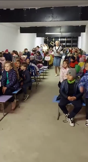 В Киеве школьники во время воздушной тревоги пели песню &quot;Стефания&quot;: милое видео