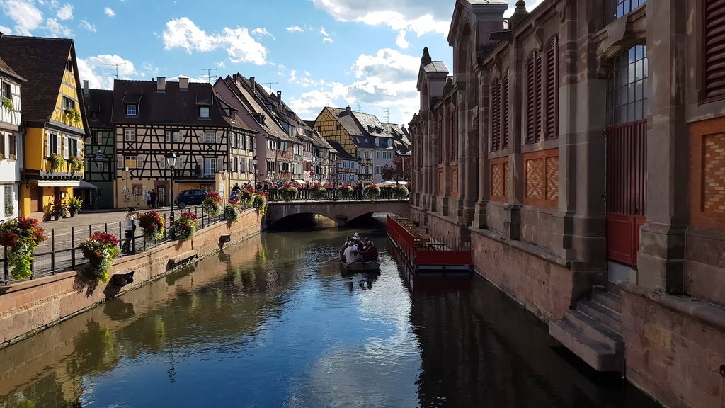 Албанські "Мальдіви" та водоспади у скелях: топ-7 скарбів Європи, про які не говорять гіди