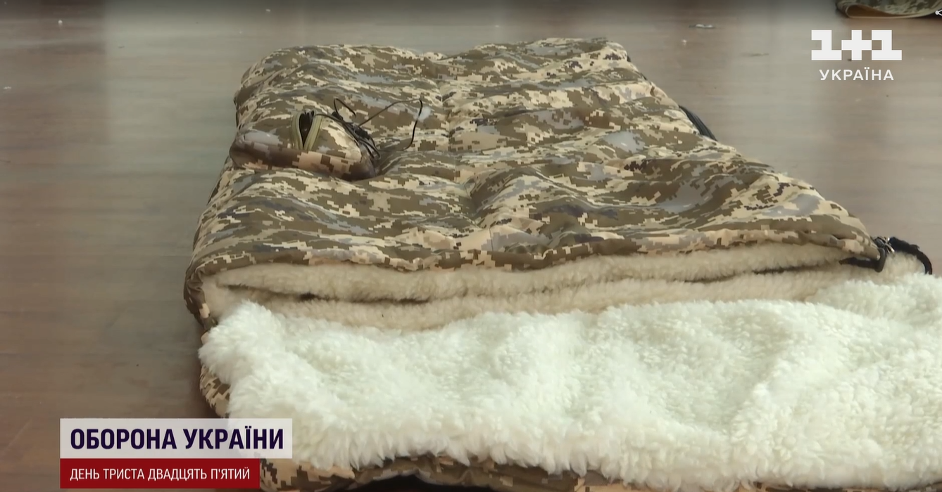 Витримують до -20: український волонтер створив унікальні спальники для військових
