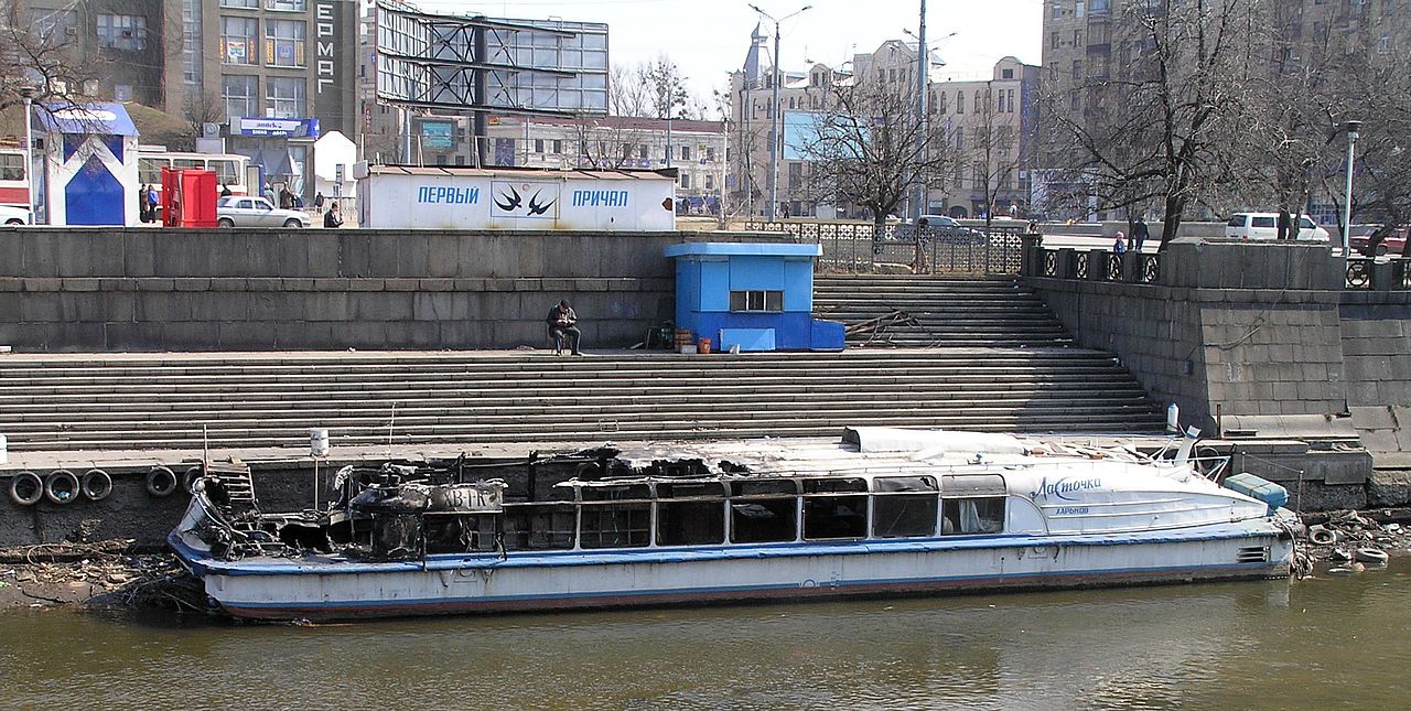Легендарный теплоход &quot;Ласточка&quot; продают на OLX: как он выглядит и сколько стоит