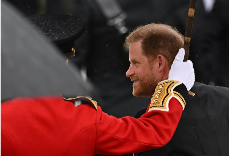 &quot;Боже, бережи короля&quot;. У Лондоні відбулася коронація Чарльза III: дивіться перші фото урочистості