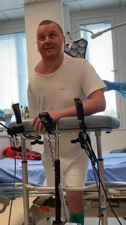 "Боялися, що розсиплеться": лікарі врятували бійця ЗСУ з опіками, для яких немає класифікації