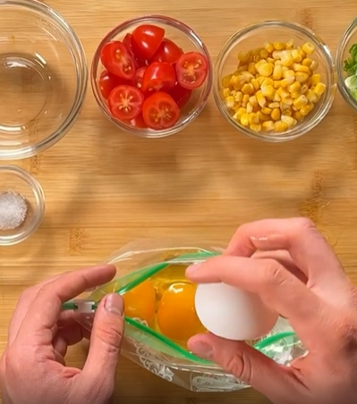 Готовим вкусный омлет в пакете за несколько минут: рецепт быстрого и полезного завтрака