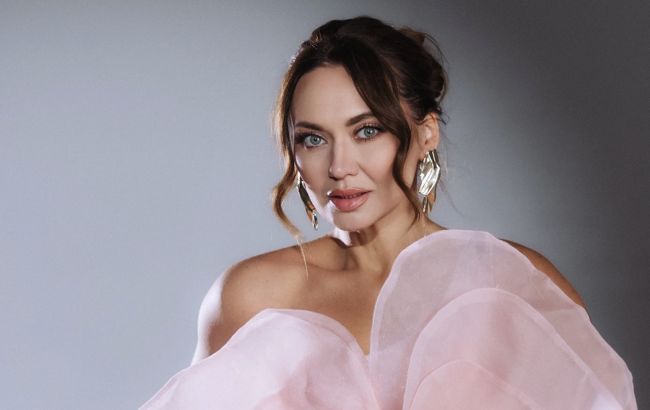 Анна Саліванчук поділилася своїми бʼюті-ритуалами: що змінилося після 40 років