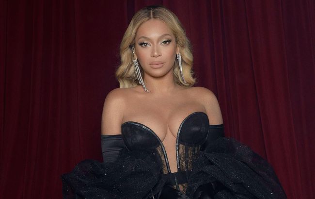 8 зірок, на честь яких були названі комахи та інші біологічні види