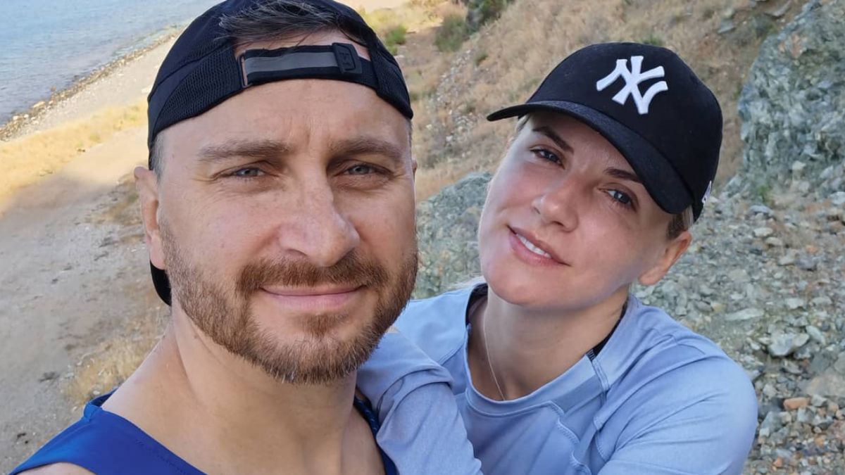 Лидер группы &quot;Скай&quot; ответил, общается ли с экс-женой после ее публичных обвинений в абьюзе