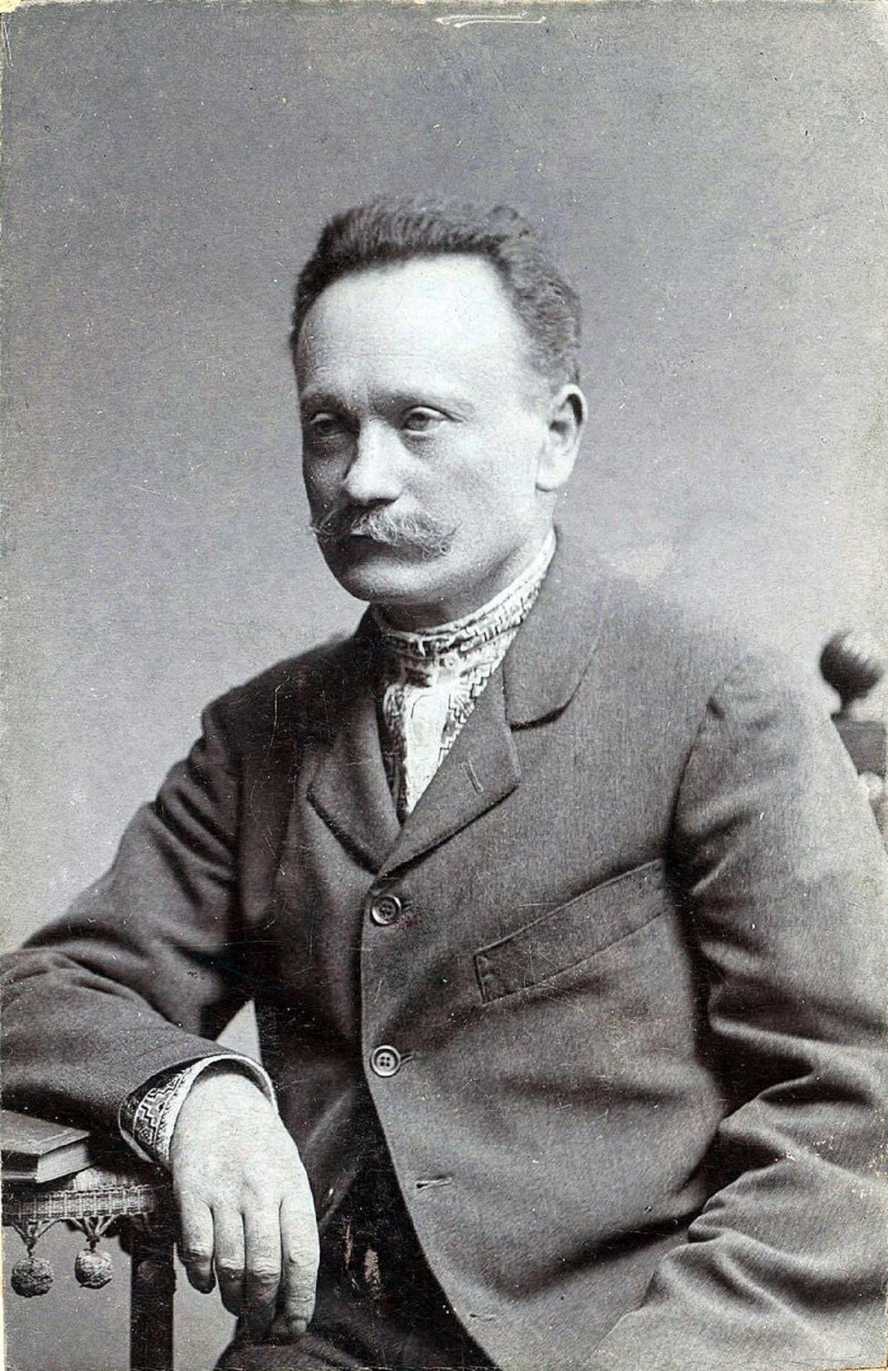 Такими ви їх ще не бачили: 5 дивовижних фактів про українських класиків