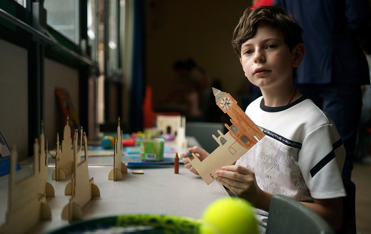 Дисциплина, форма и штрафы за "прогулы". Что ждет украинцев в школах Британии