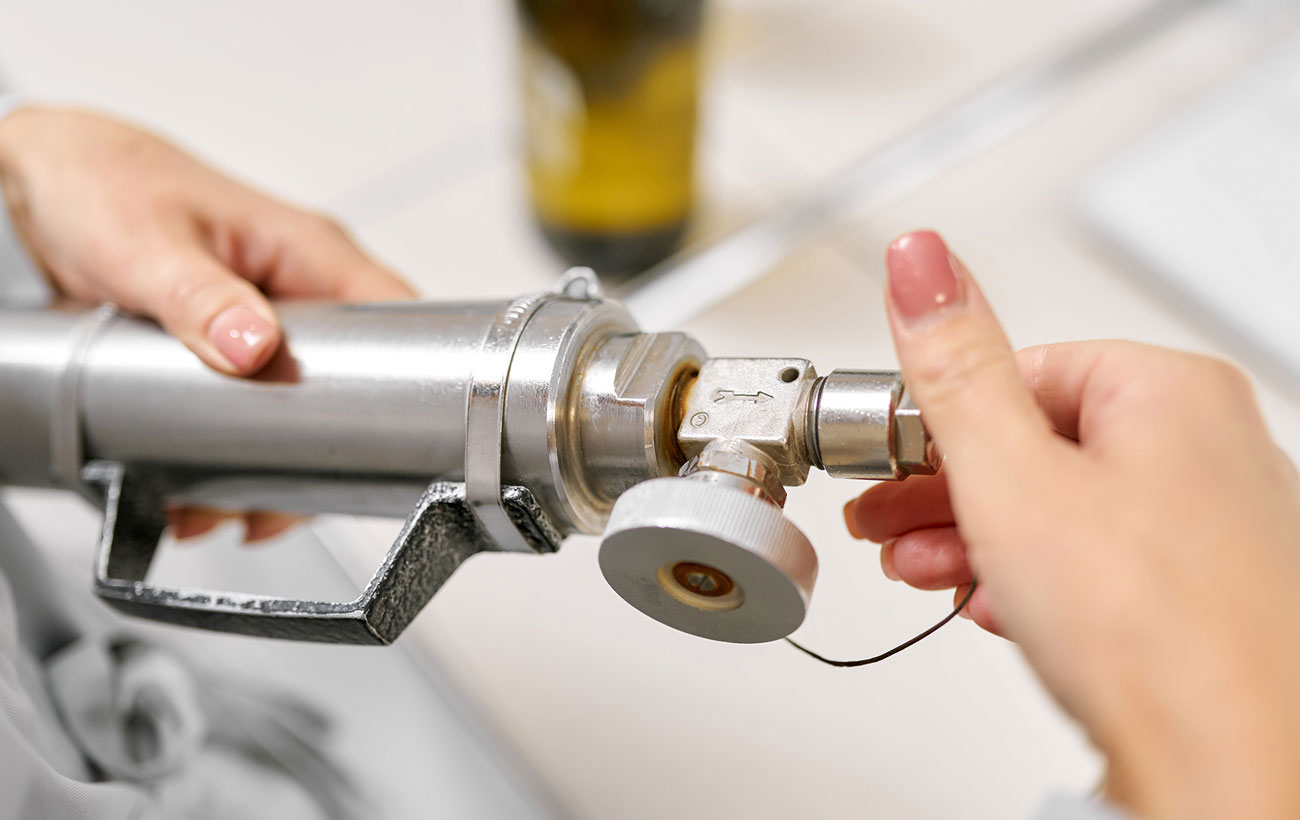 Мережа АЗК UPG: як власна лабораторія та багаторівнева система перевірки контролюють якість пального