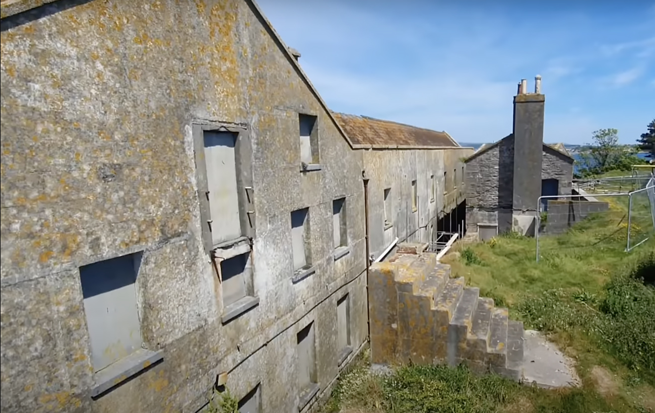 Продается остров с привидениями: что там было раньше и как он стал мистическим местом