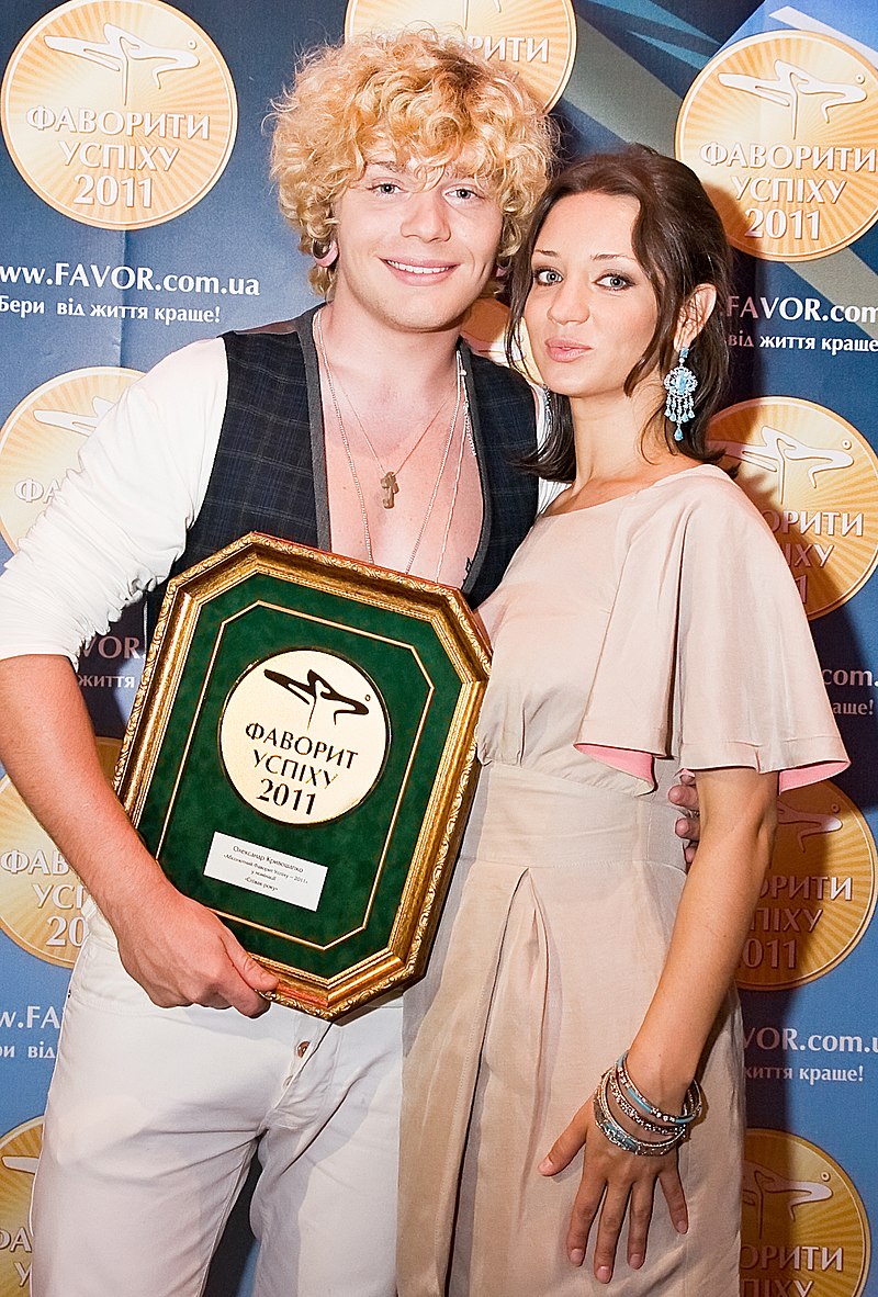 Кривошапко в третий раз женился. Где сейчас певец, который &quot;служил&quot; в ТрО, а потом оказался за границей