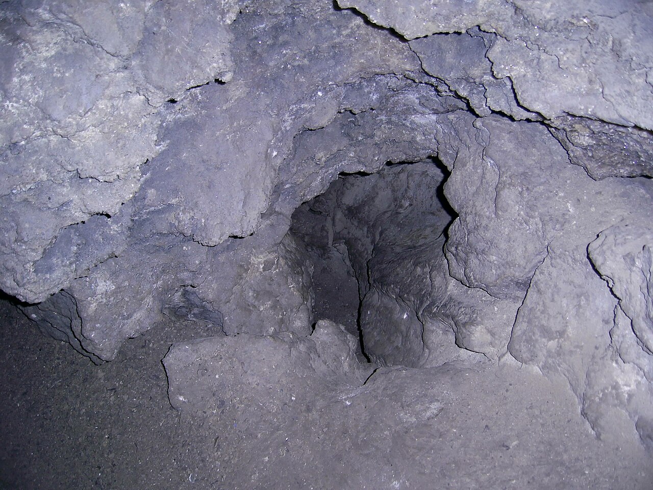 Таємниці підземного світу. 5 найцікавіших і наймістичніших печер України