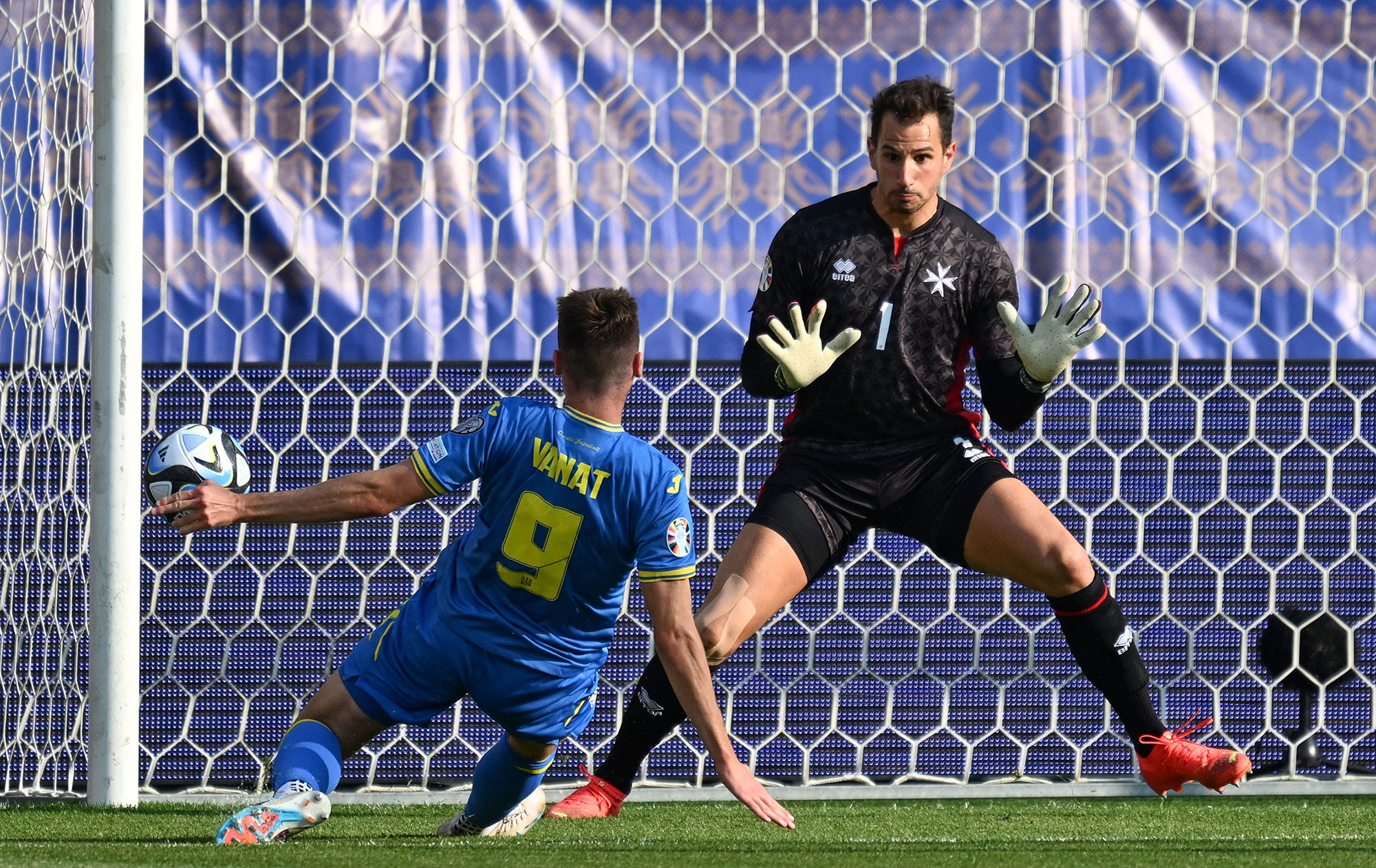 Україна з великими труднощами здолала збірну Мальти у відборі до Євро-2024