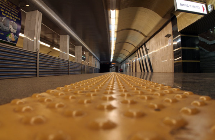 Ці станції метро у Києві з'явилися при Омельченку: ось так вони виглядають сьогодні (фото)