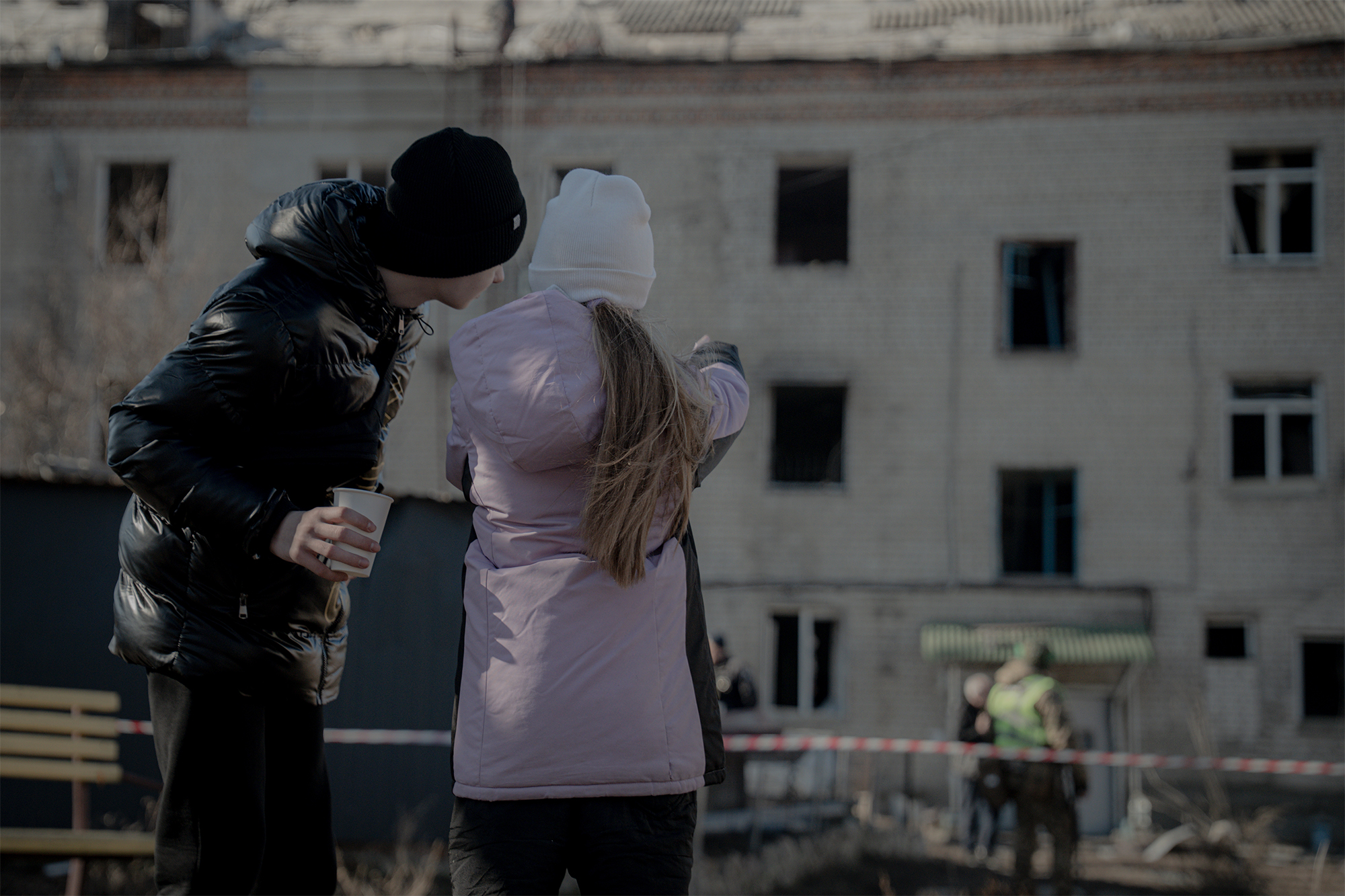 &quot;Дети не говорят о боли - они молчат&quot;: интервью о психологических последствиях войны