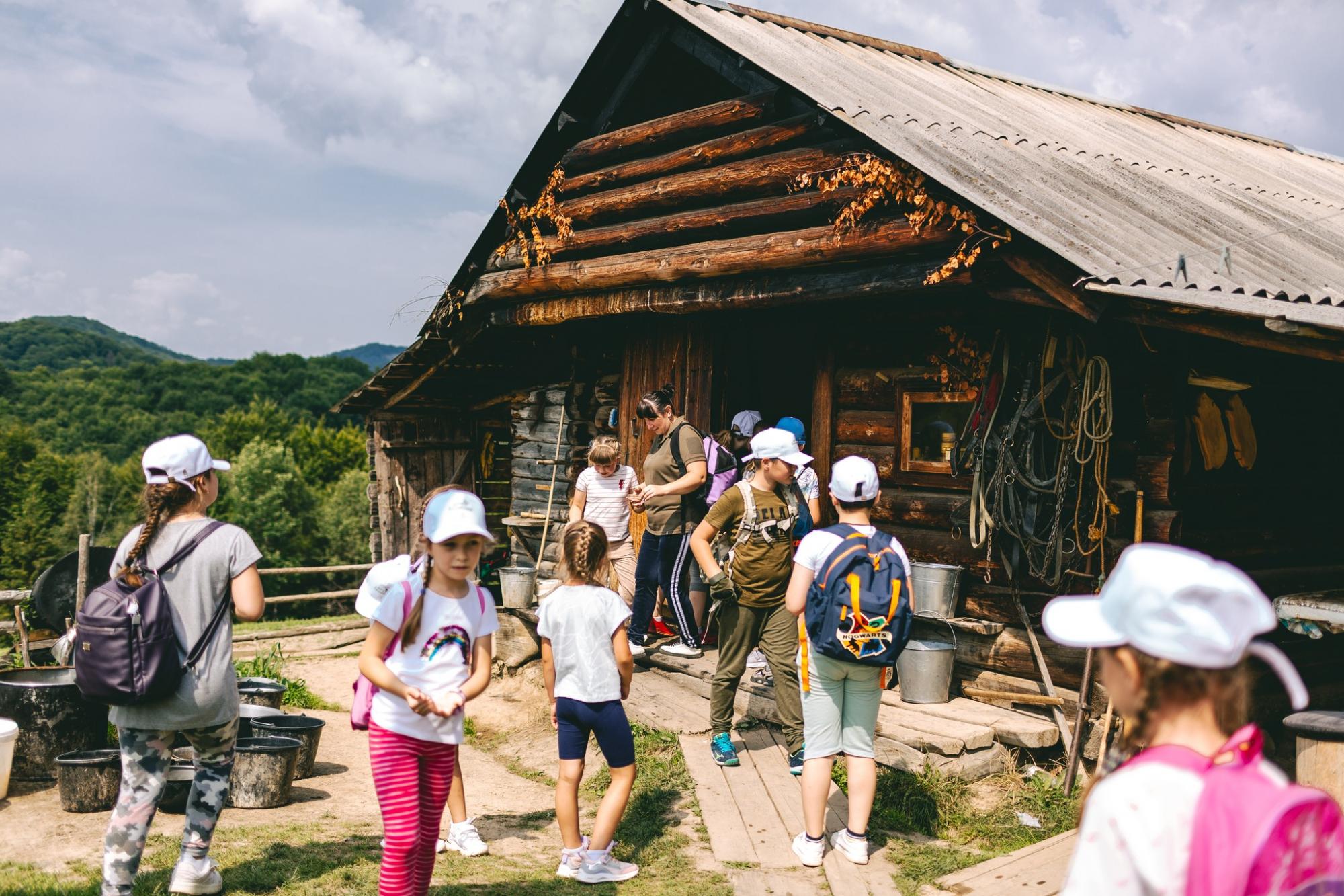 Діти в Україні стали менше спілкуватися українською мовою: дослідження