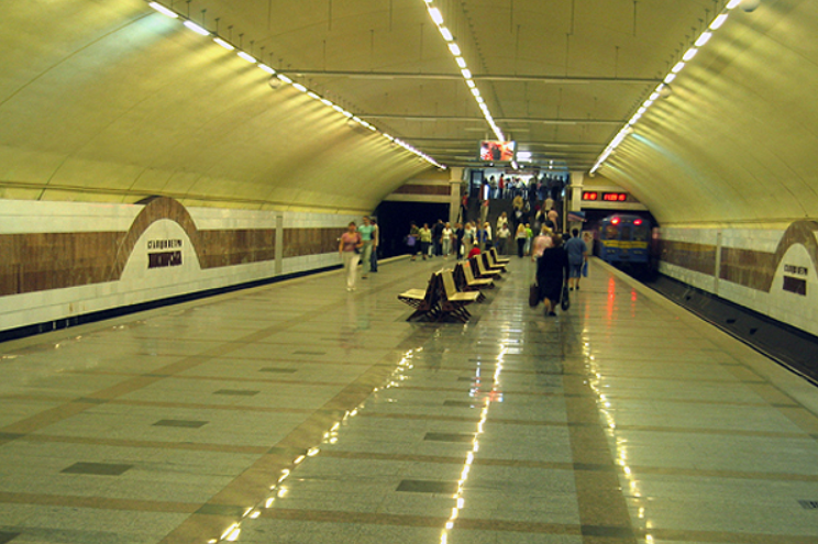 Ці станції метро у Києві з'явилися при Омельченку: ось так вони виглядають сьогодні (фото)