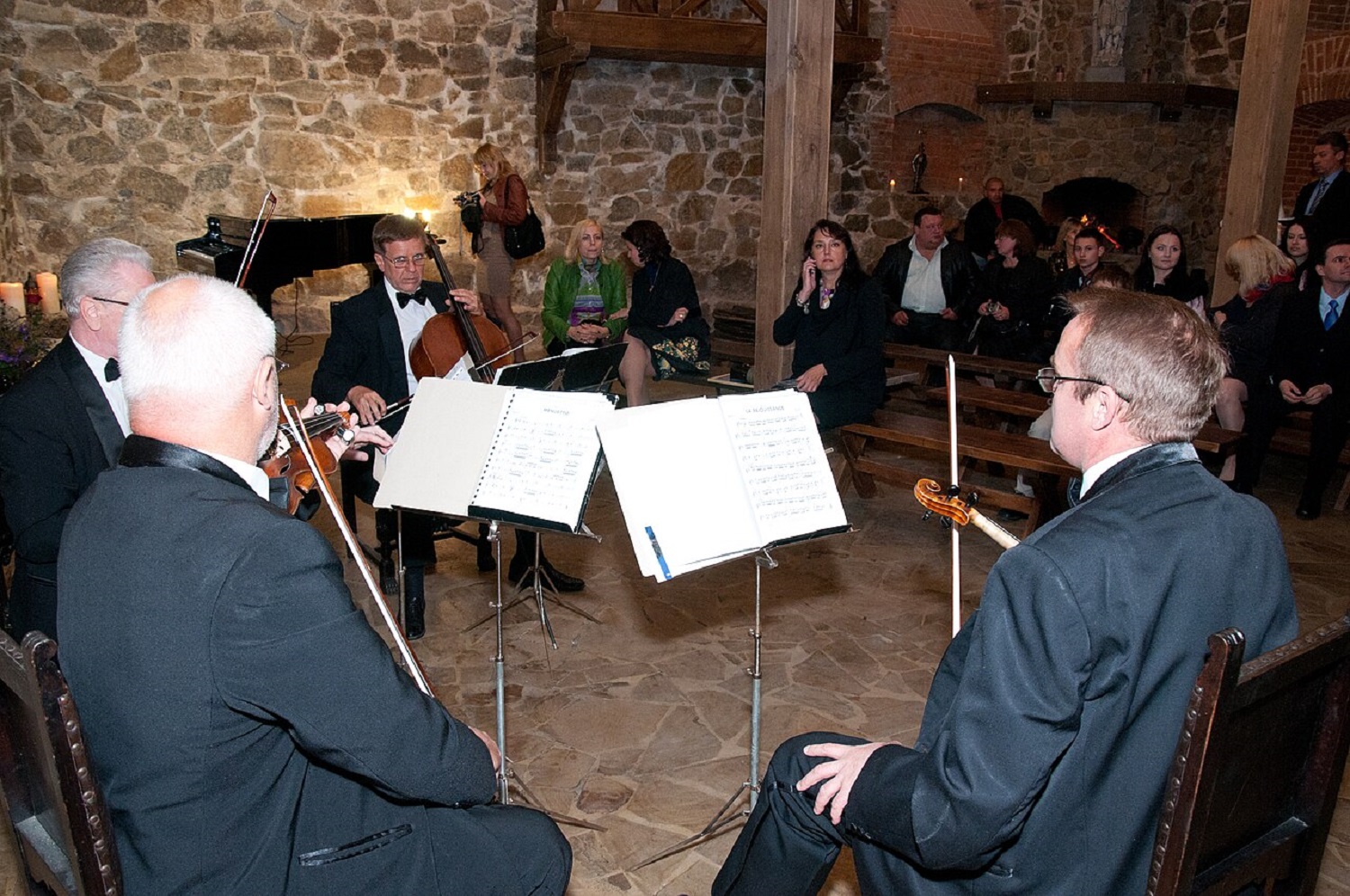 Замок Радомысль: уникальные иконы и бумага для первой киевской книги