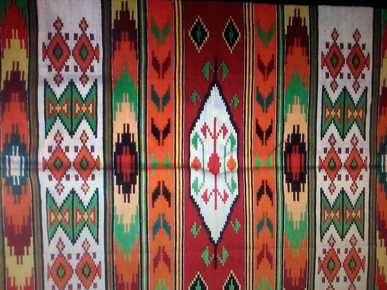 Какие тайные знаки скрывают украинские ковры: как эти символы защищали от зла