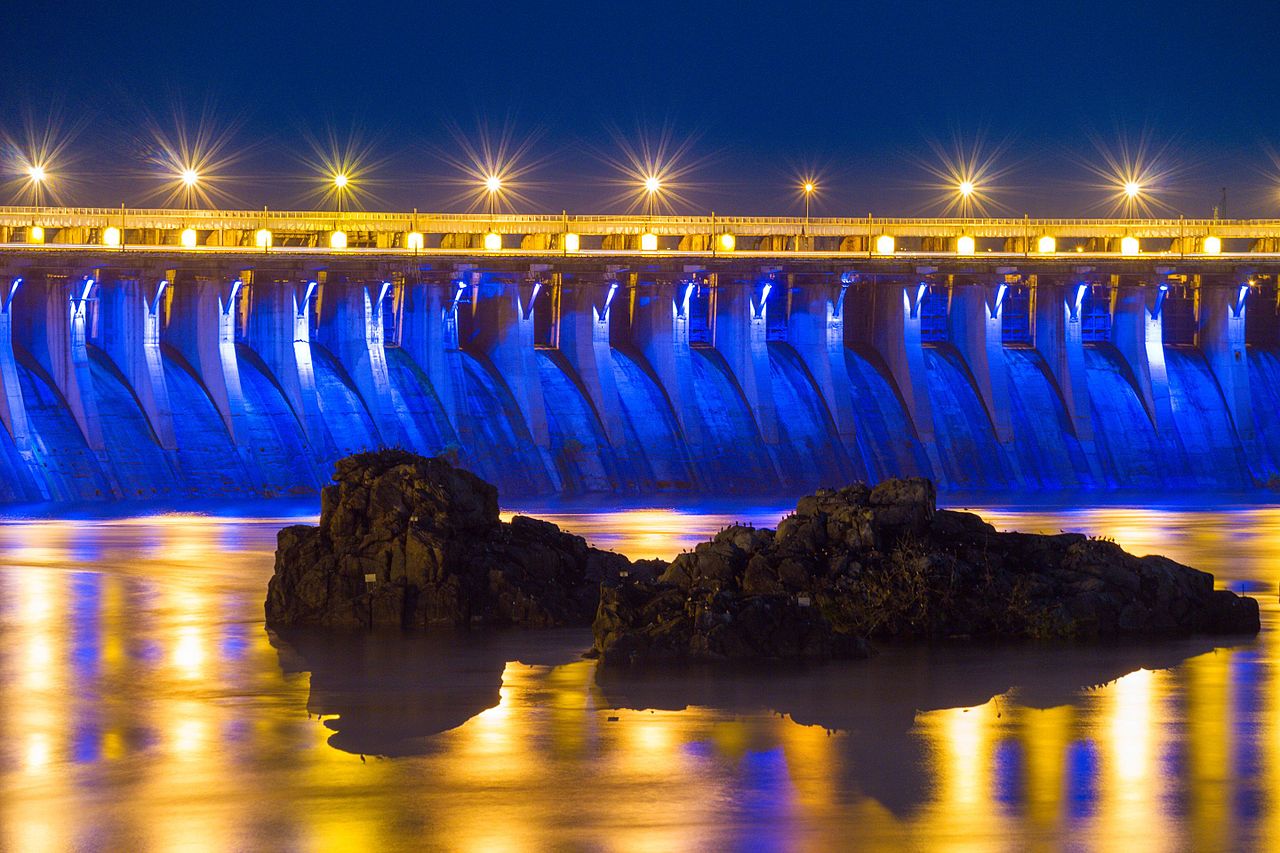 История ДнепроГЭС: как строили станцию и почему Россия уже второй раз пытается ее уничтожить