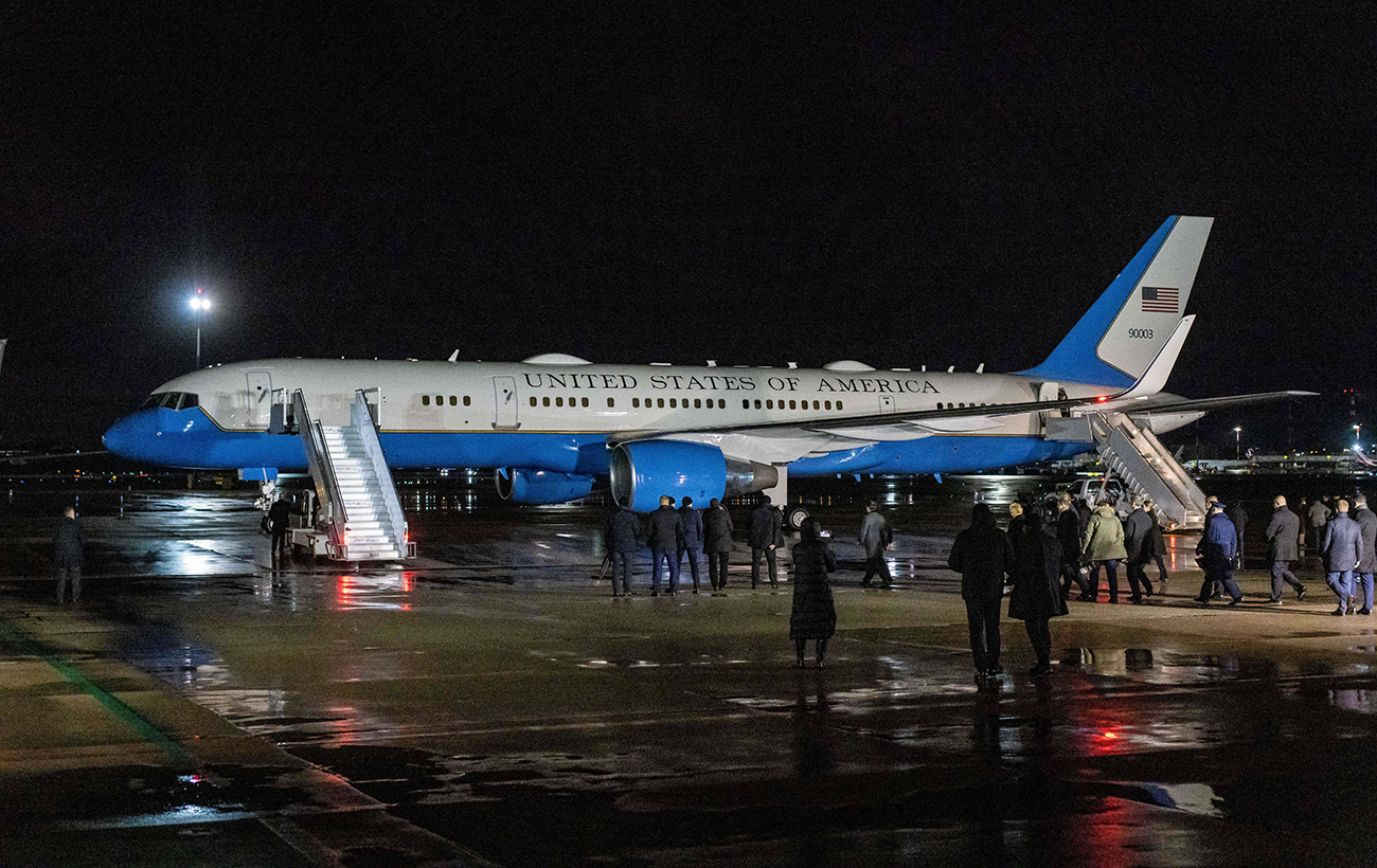 Борт номер один. На чому президент США прилетів до кордону з Україною