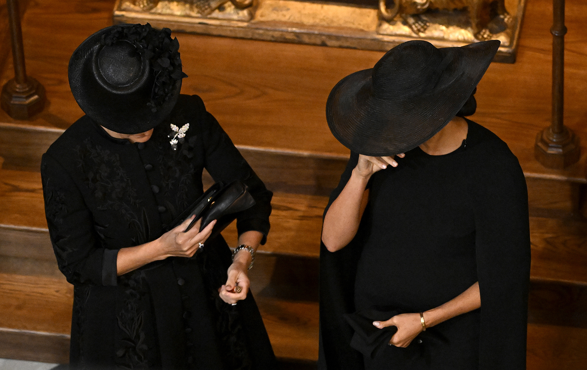 Меган Маркл расплакалась на похоронах королевы Елизаветы II